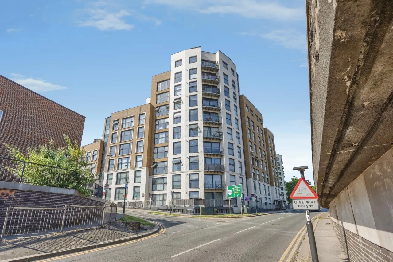 The Waldrons, Croydon, CR0, photo 15