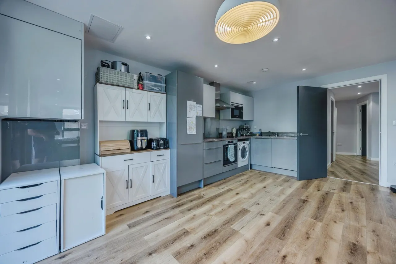 The Waldrons, Croydon, CR0, photo 13