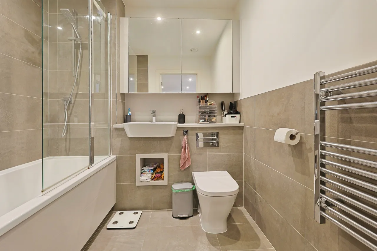 Streamdale Road, London, W3, photo 10