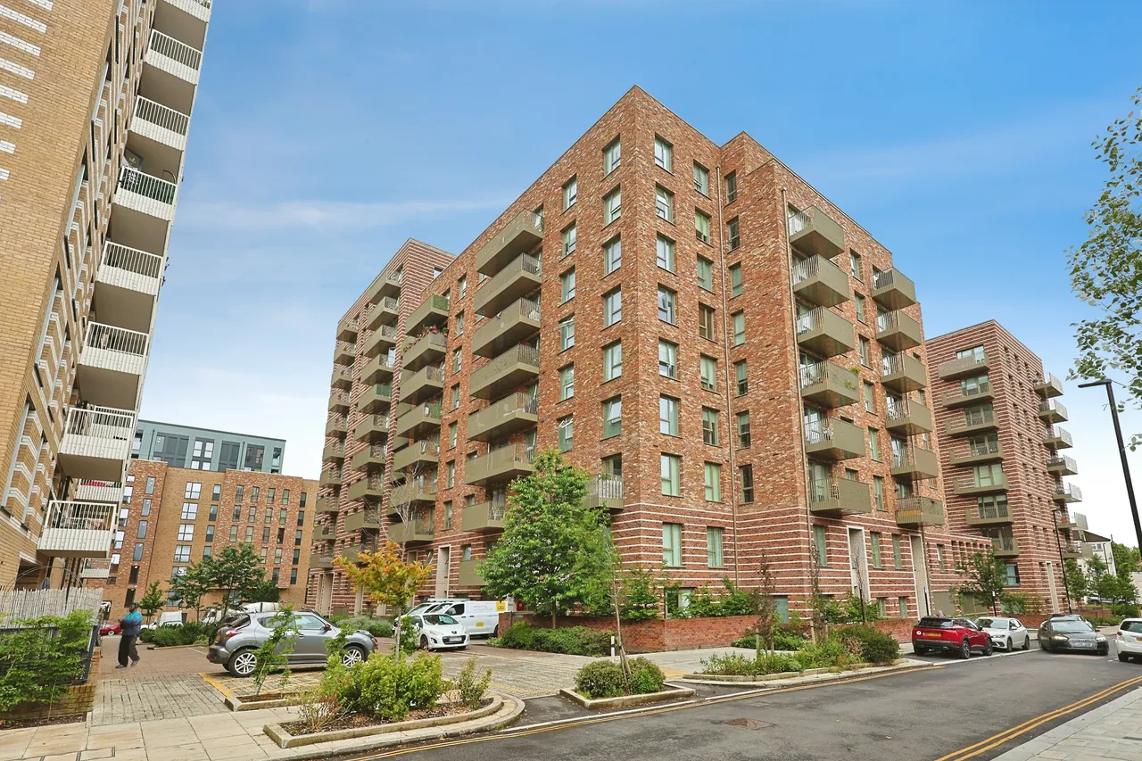 1 bed flat for sale, Streamdale Road, London, W3