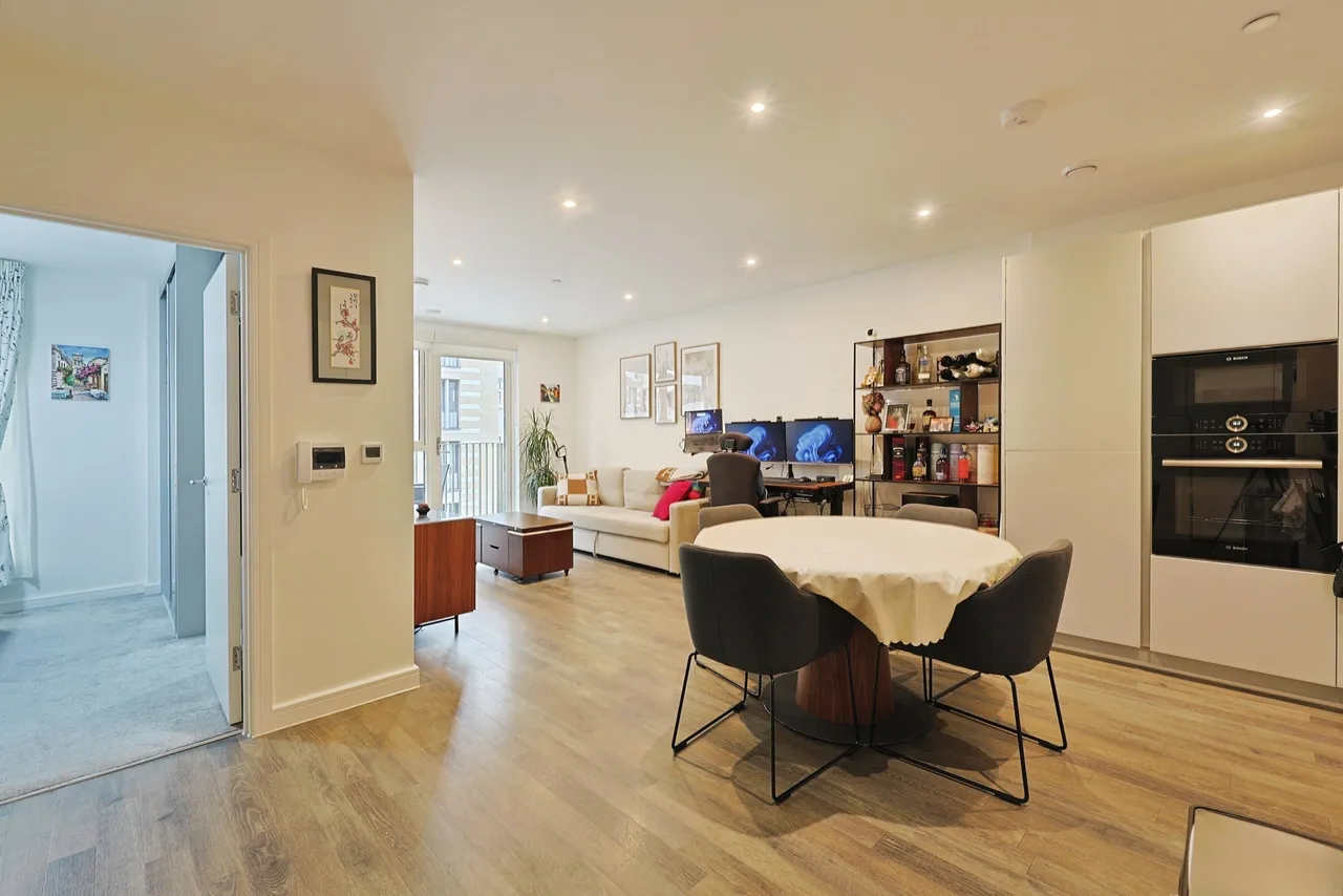 Streamdale Road, London, W3, photo 14