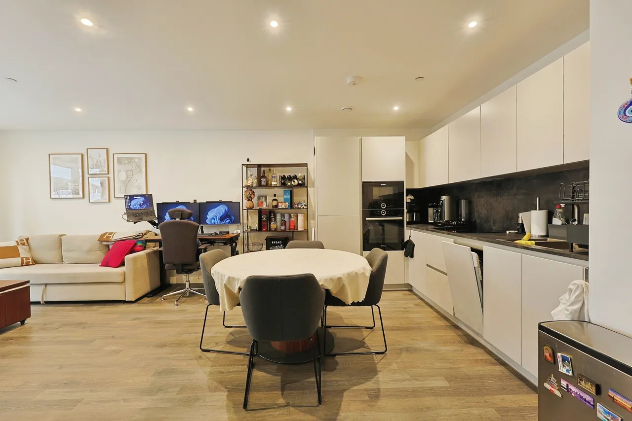 Streamdale Road, London, W3, photo 5