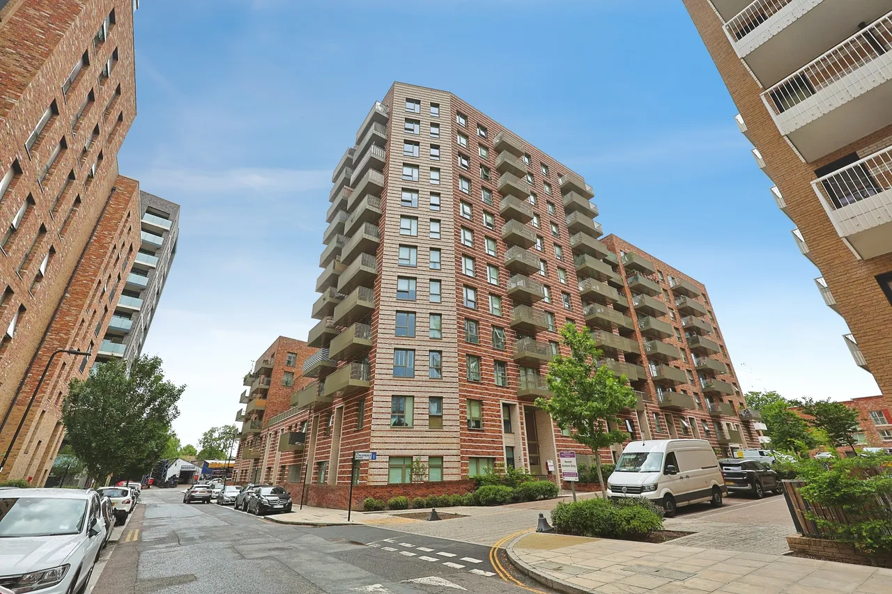 Streamdale Road, London, W3, photo 18
