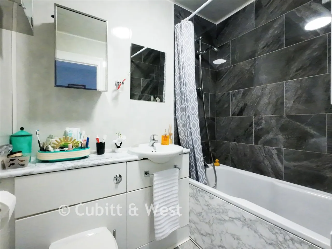 Guinevere Road, Ifield West, RH11, photo 7