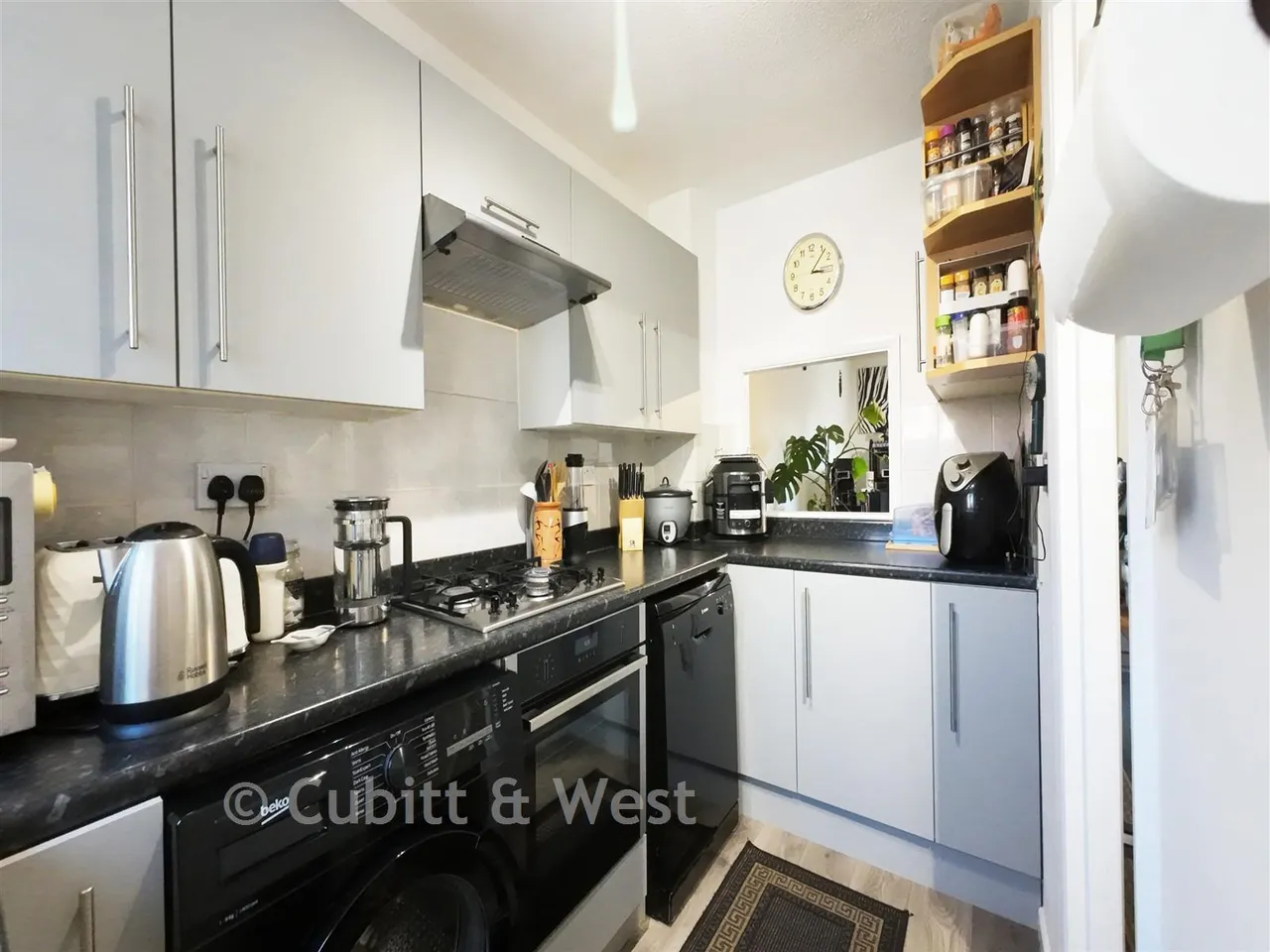 Guinevere Road, Ifield West, RH11, photo 4