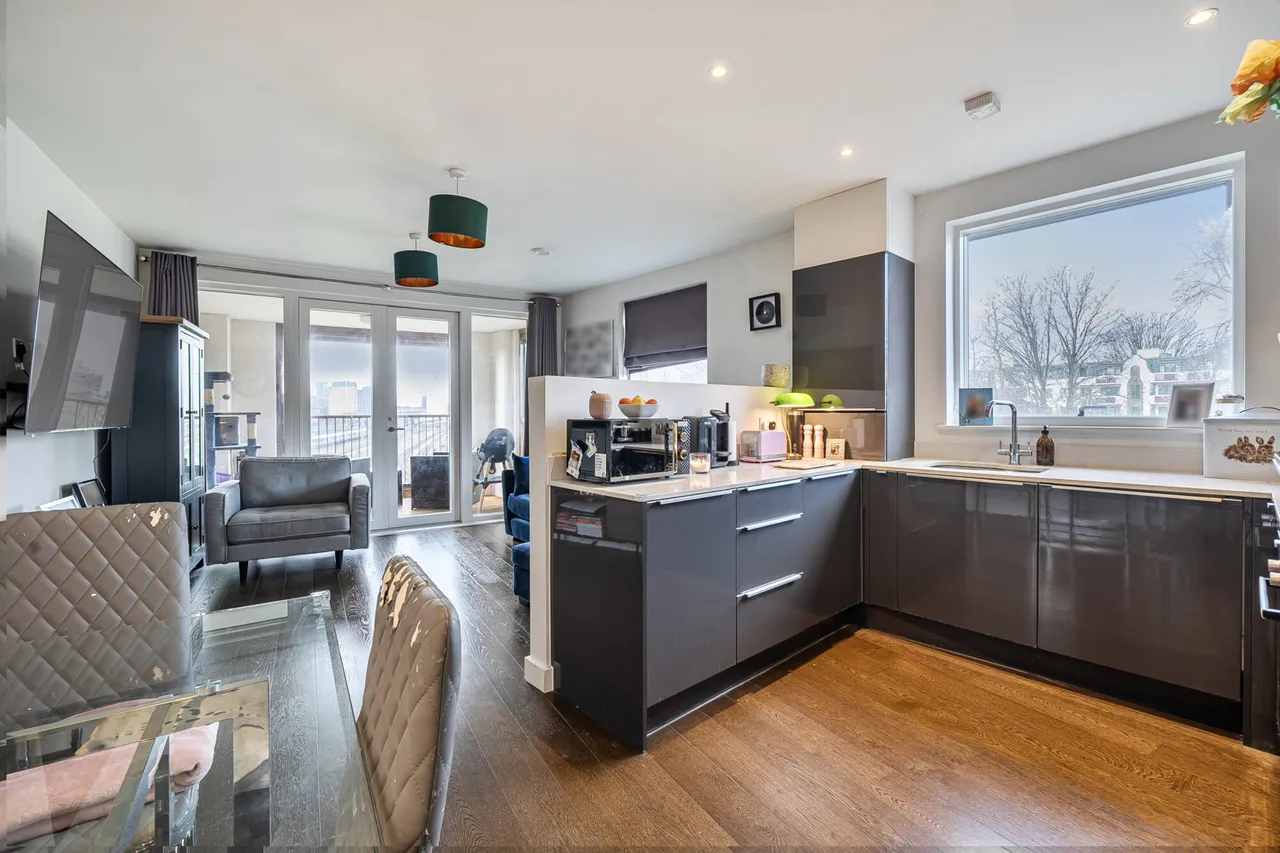 Relph Court, Ealing, W5, photo 2