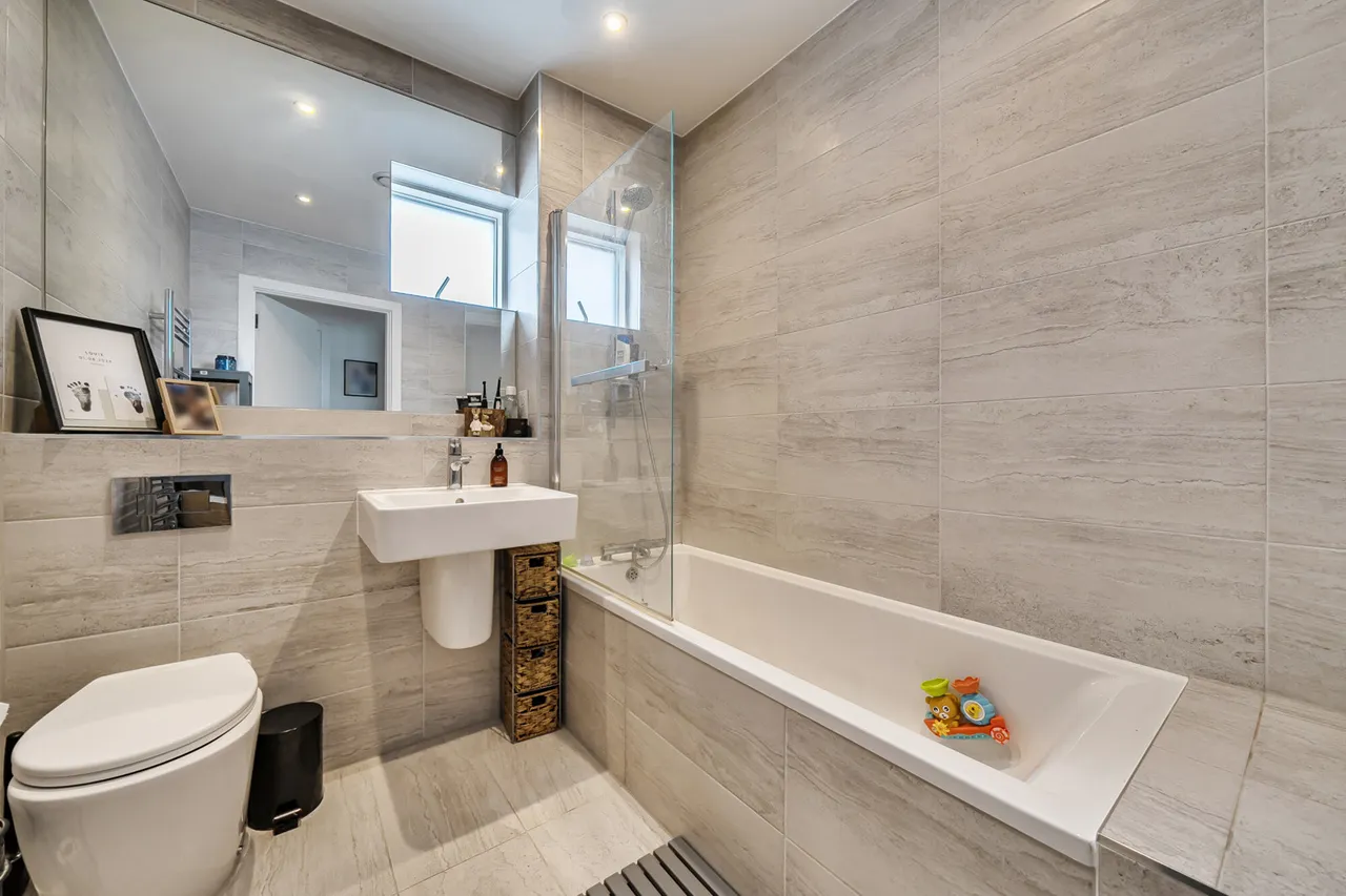 Relph Court, Ealing, W5, photo 8
