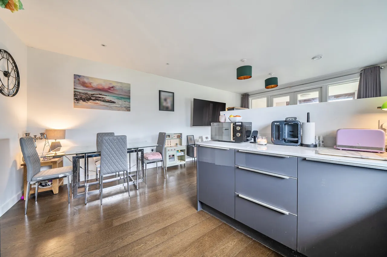 Relph Court, Ealing, W5, photo 6
