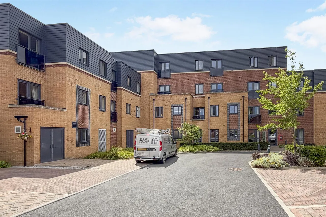 Field Close, Cottingham, HU16, photo 11