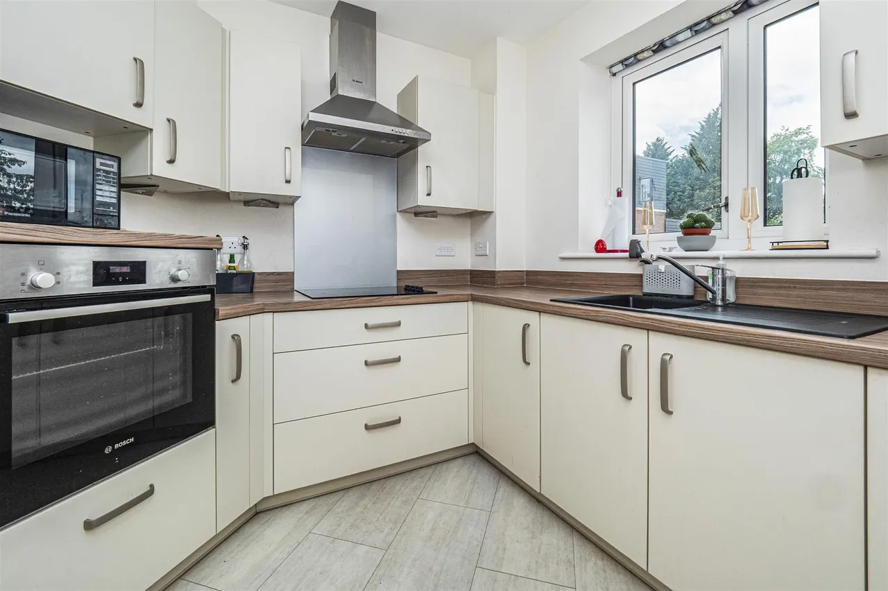 Field Close, Cottingham, HU16, photo 19