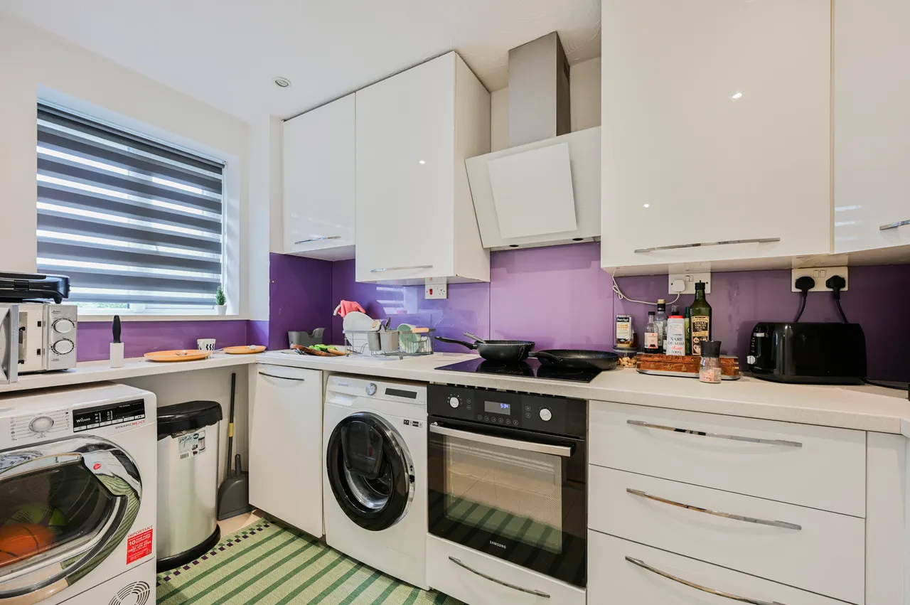 London, N13, photo 6
