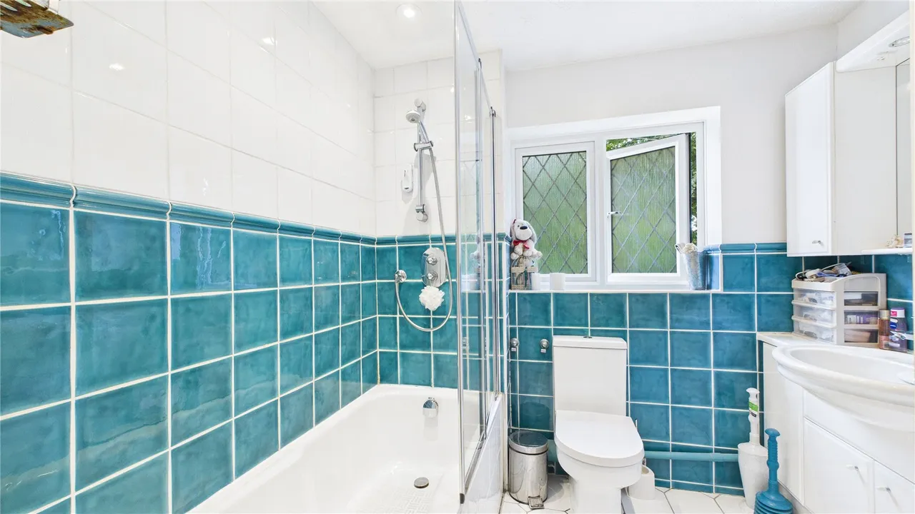 Shrublands Drive, Lightwater, GU18, photo 18