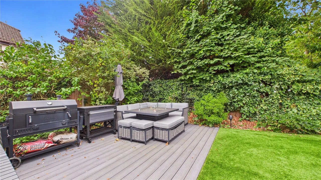 Shrublands Drive, Lightwater, GU18, photo 22
