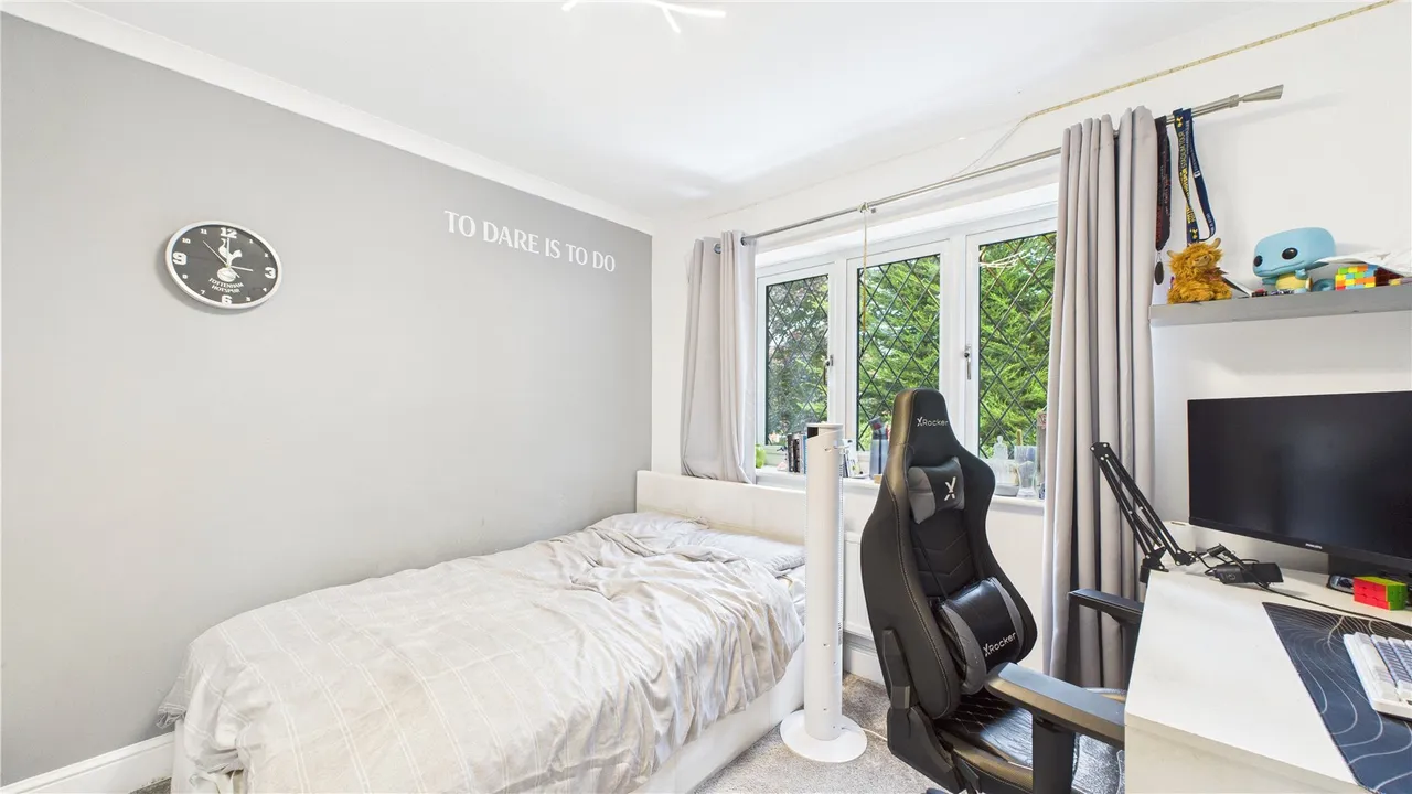 Shrublands Drive, Lightwater, GU18, photo 15