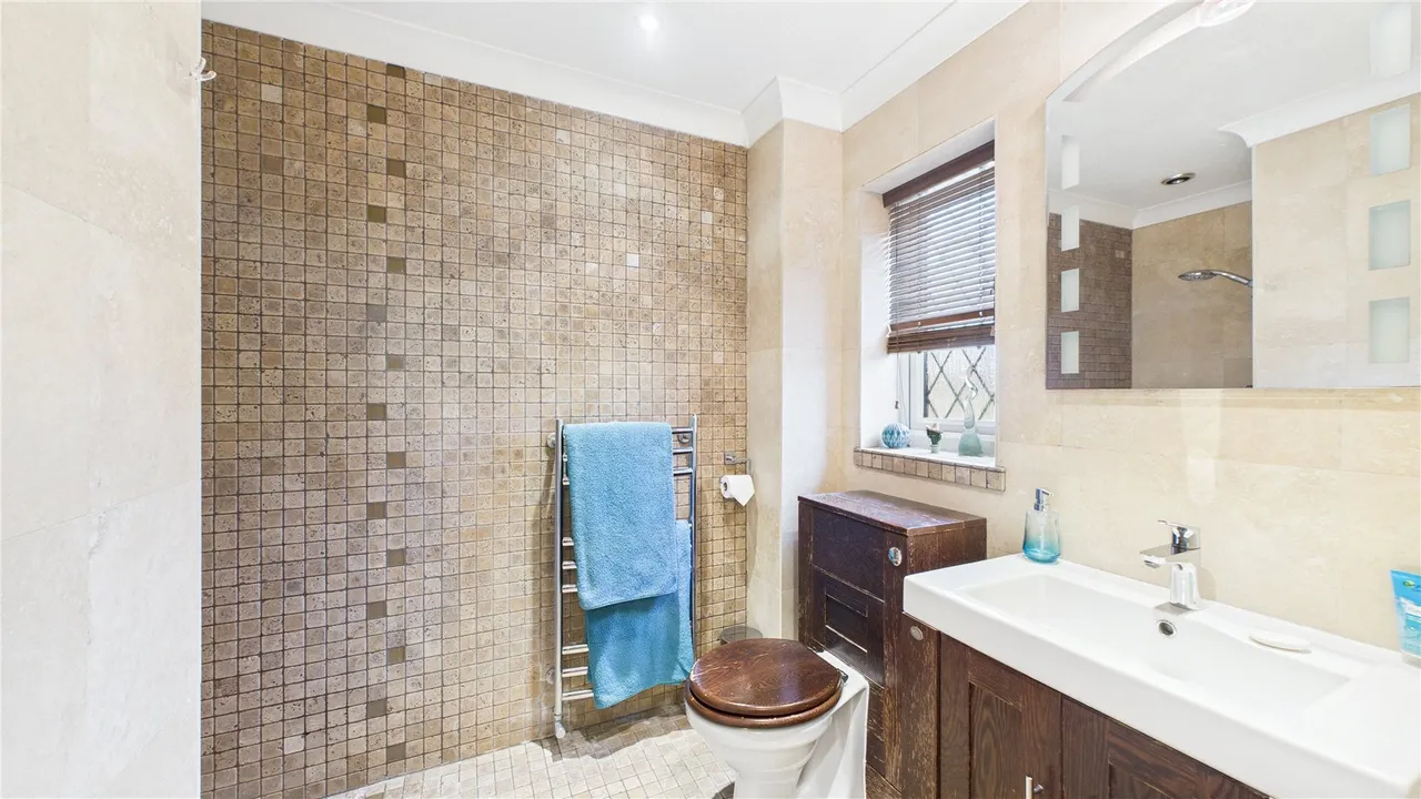 Shrublands Drive, Lightwater, GU18, photo 17