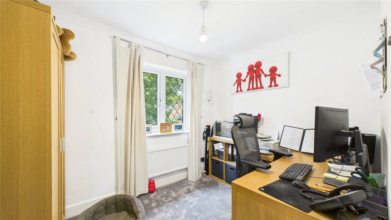 Shrublands Drive, Lightwater, GU18, photo 16