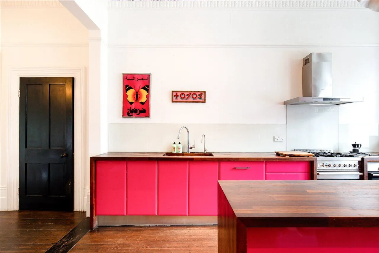 Avenue Crescent, London, W3, photo 36