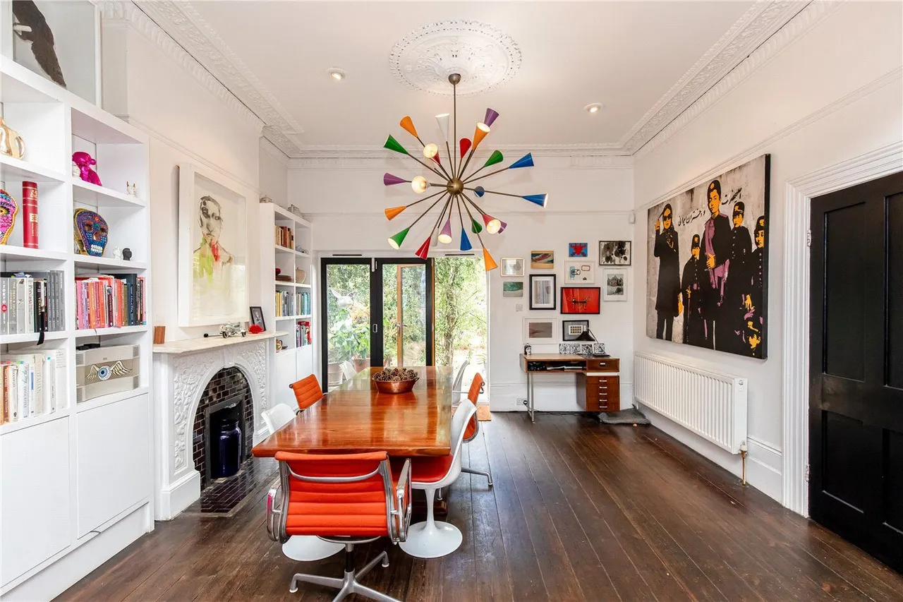 Avenue Crescent, London, W3, photo 40