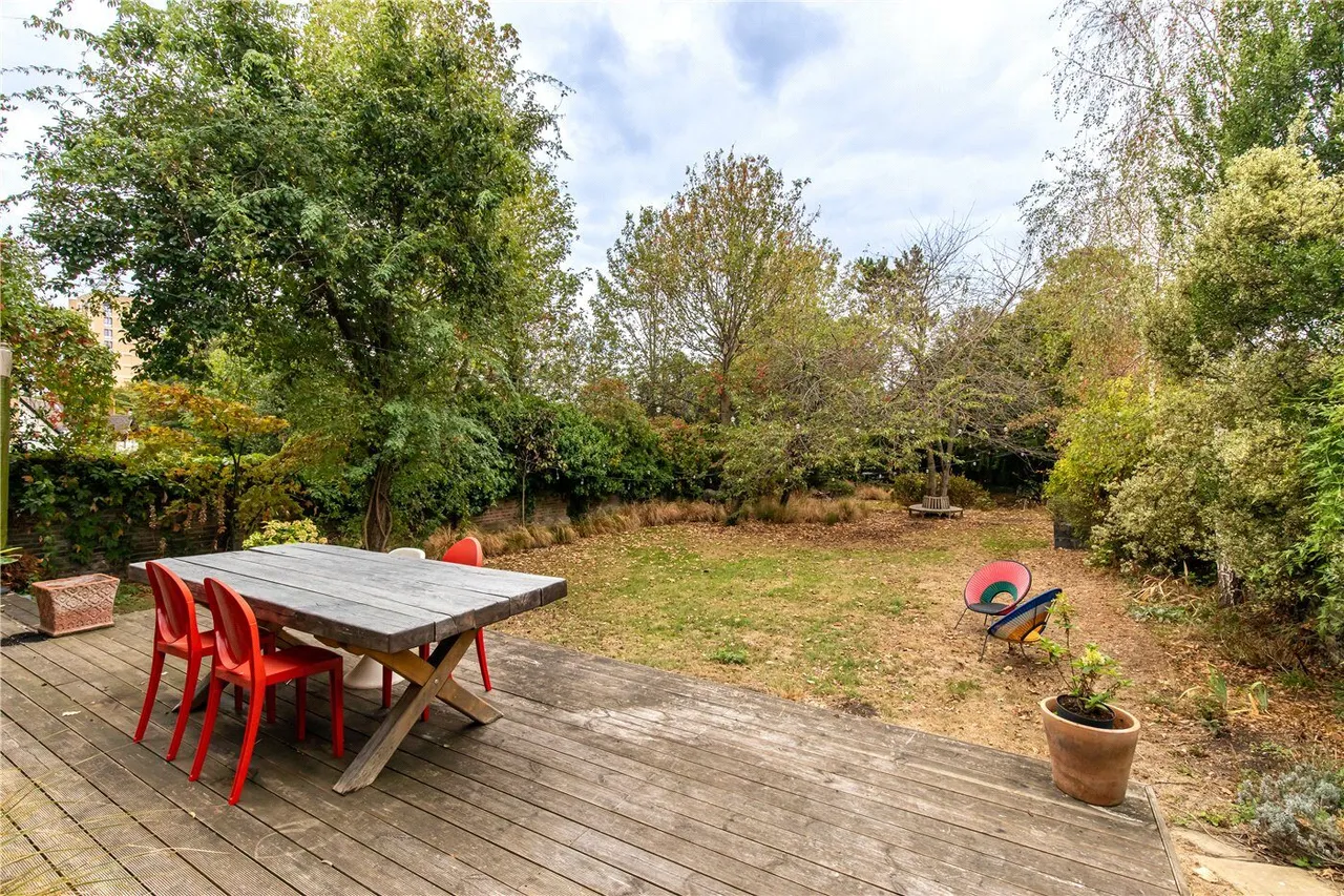 Avenue Crescent, London, W3, photo 16