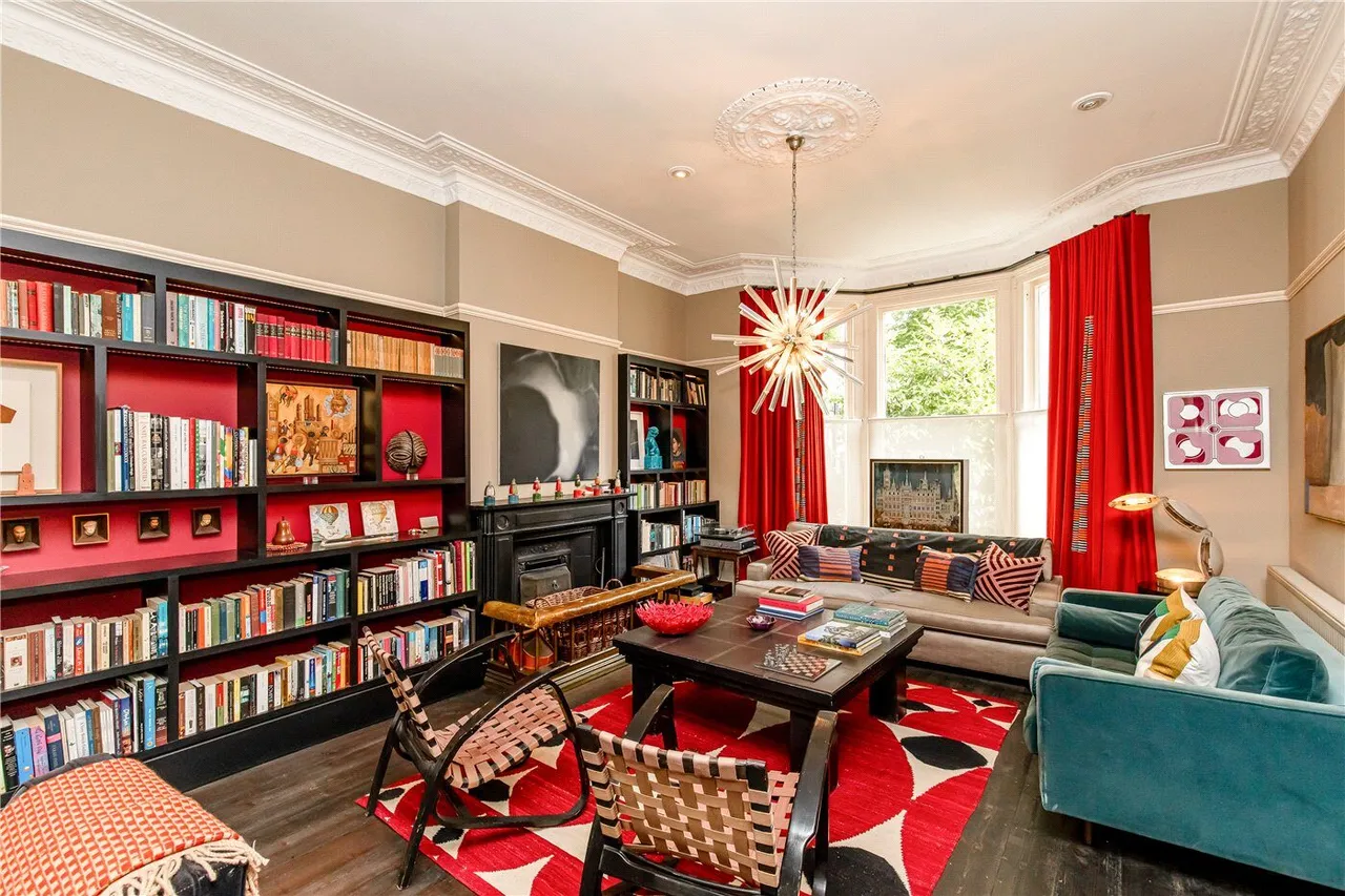 Avenue Crescent, London, W3, photo 45