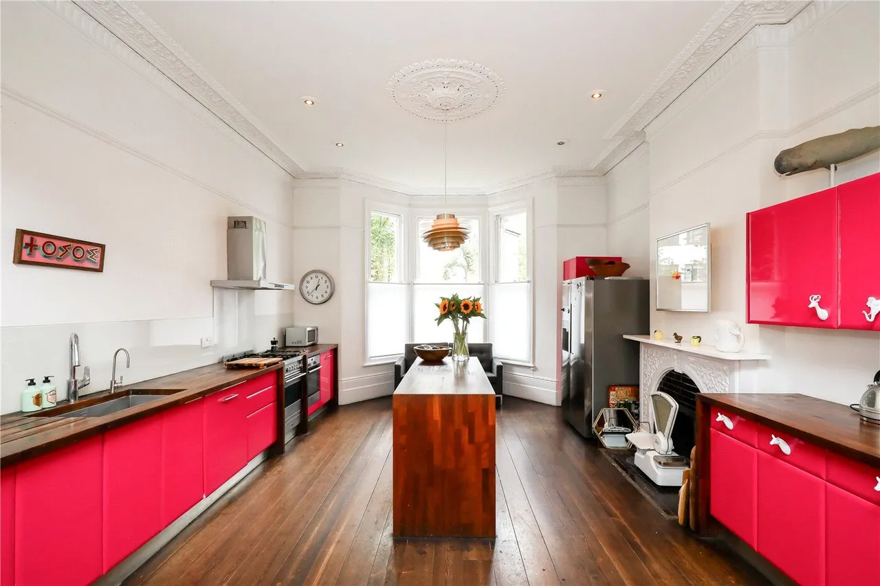 Avenue Crescent, London, W3, photo 25