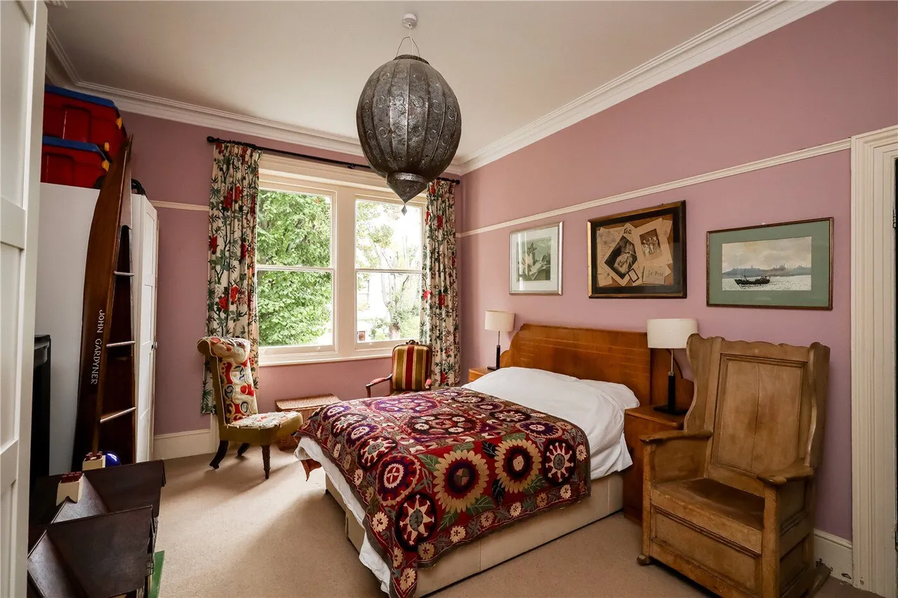 Avenue Crescent, London, W3, photo 8
