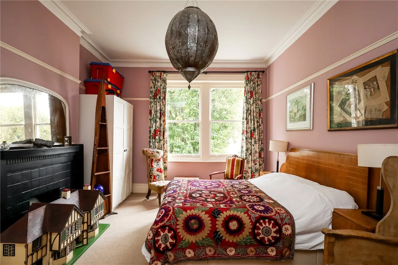Avenue Crescent, London, W3, photo 20