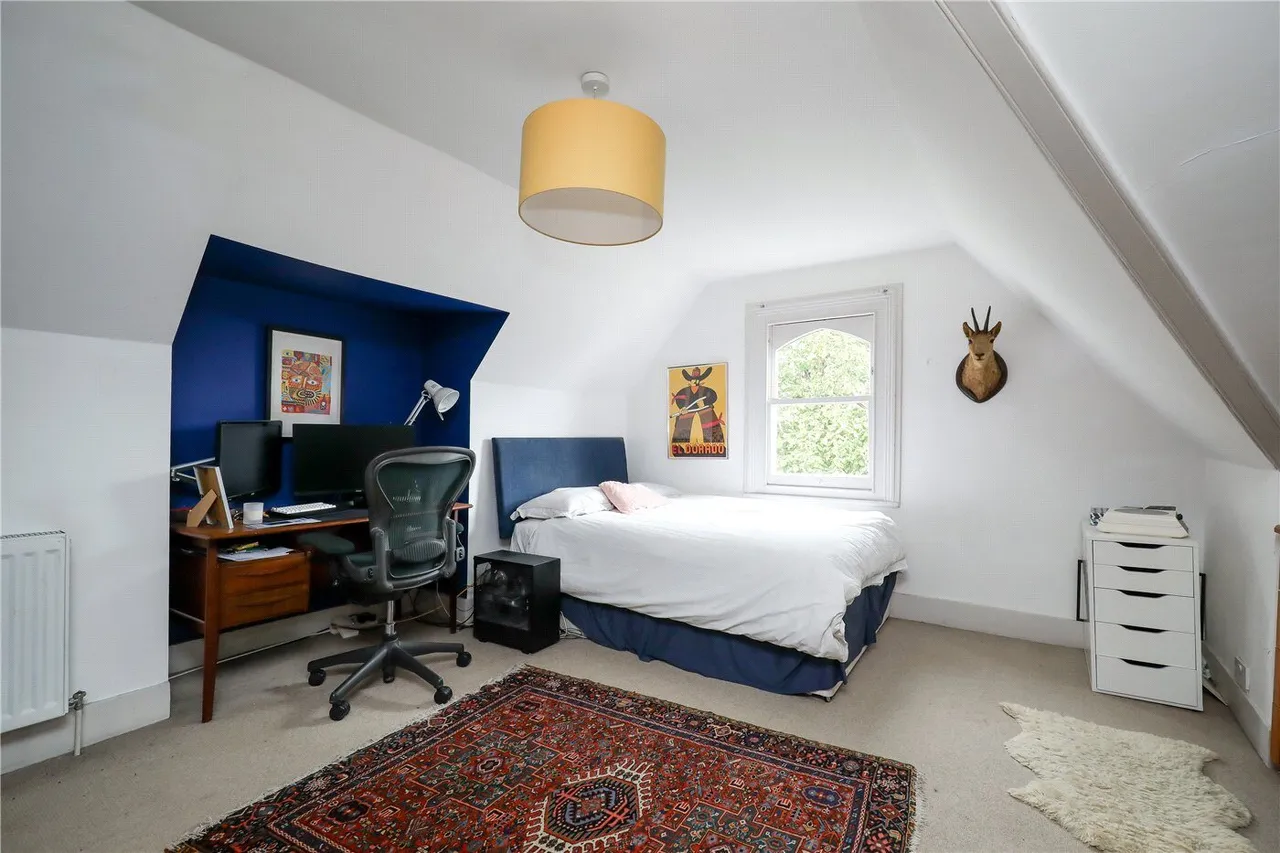 Avenue Crescent, London, W3, photo 12