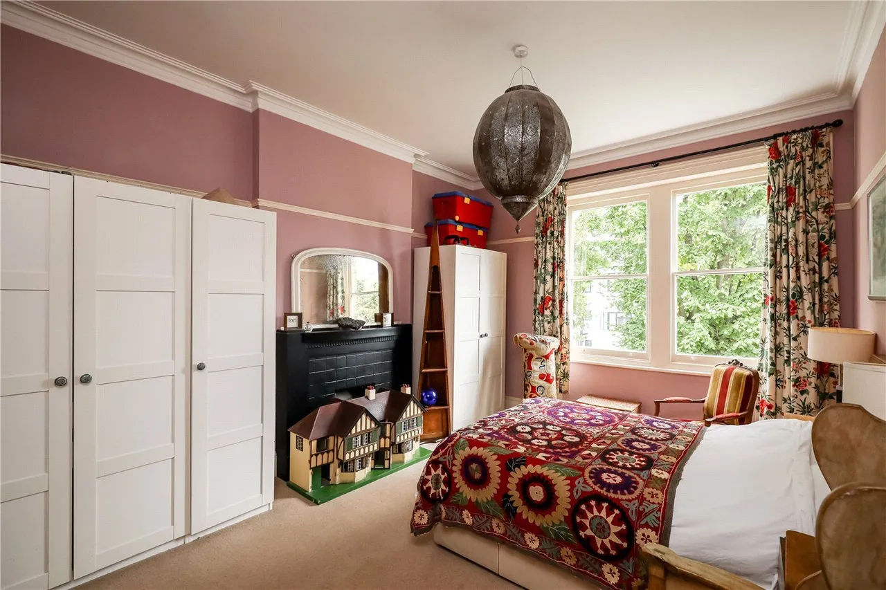 Avenue Crescent, London, W3, photo 11