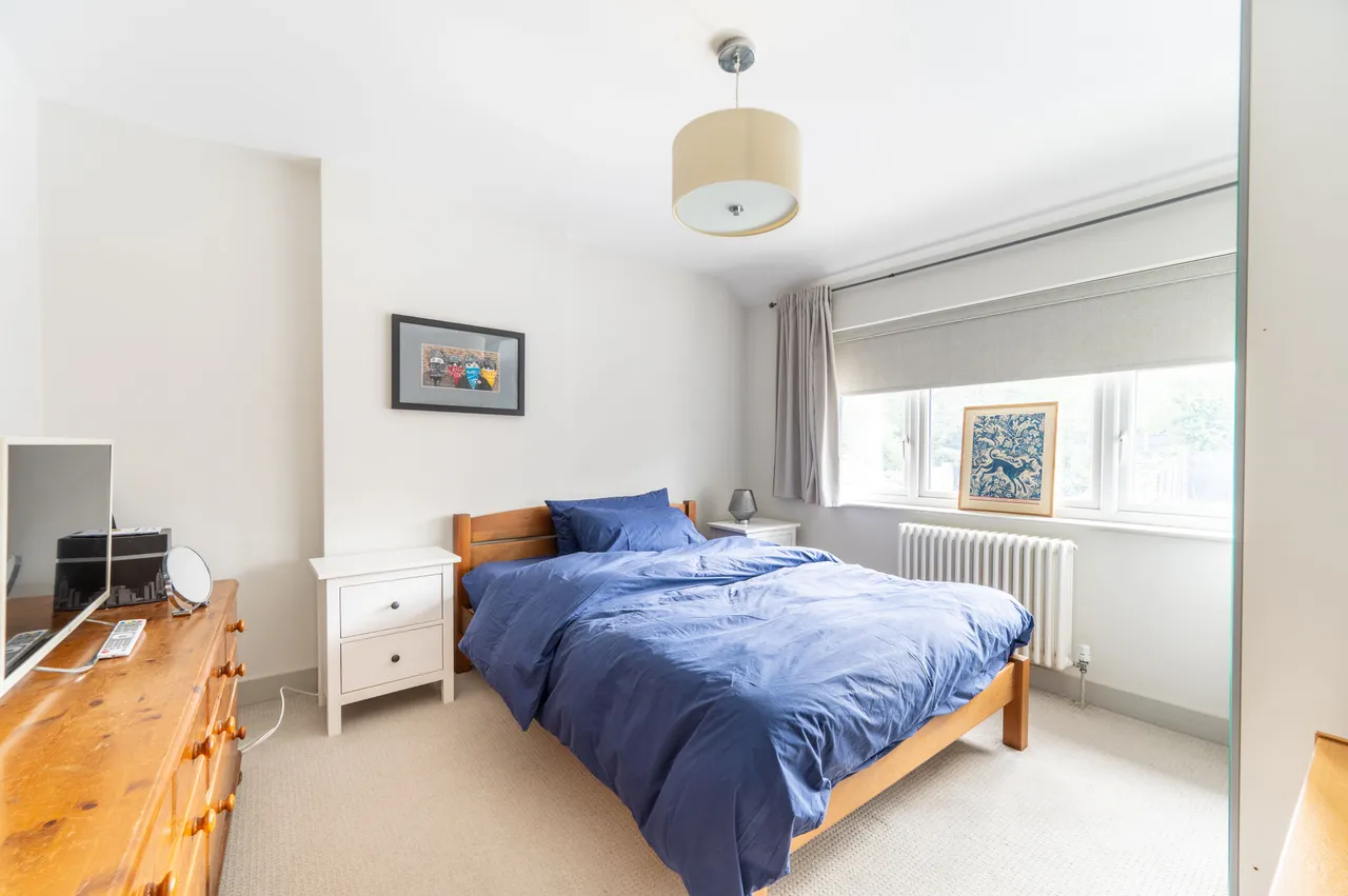 London, NW2, photo 14