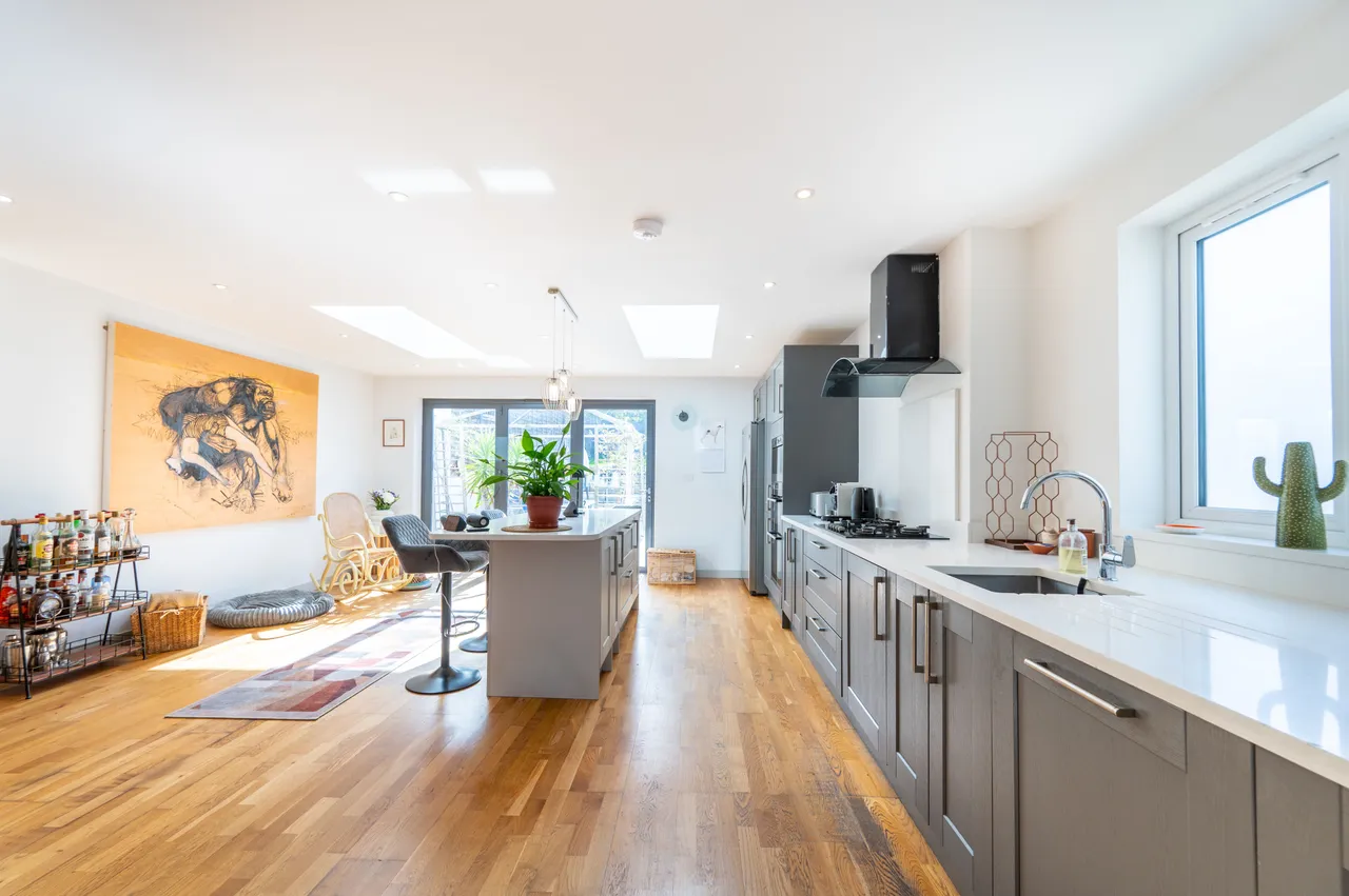 London, NW2, photo 17