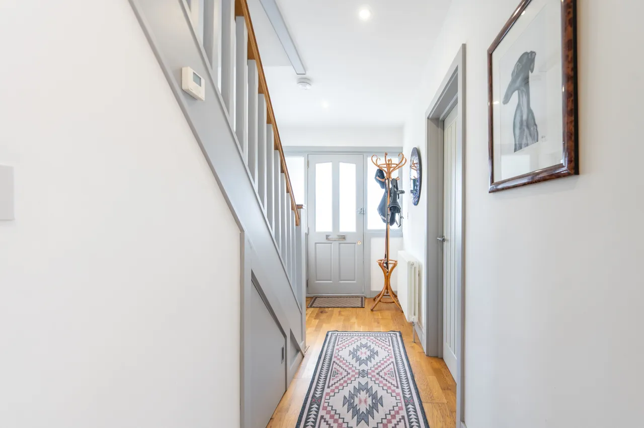 London, NW2, photo 8