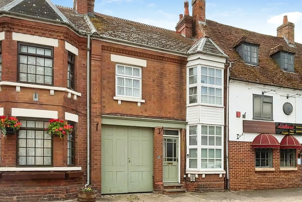 3 bed house for sale, High Street, Stony Stratford, MK11