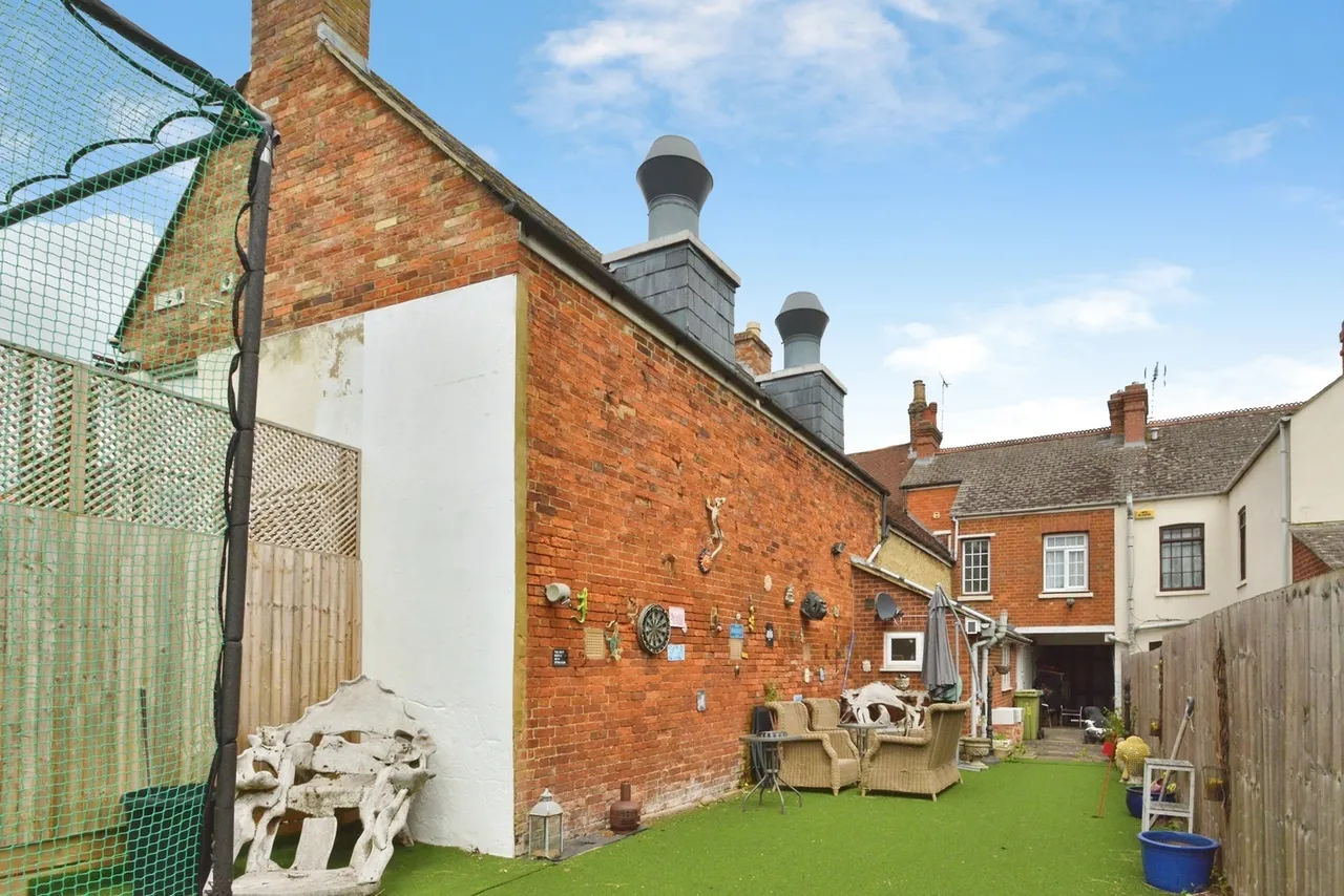 High Street, Stony Stratford, MK11, photo 17