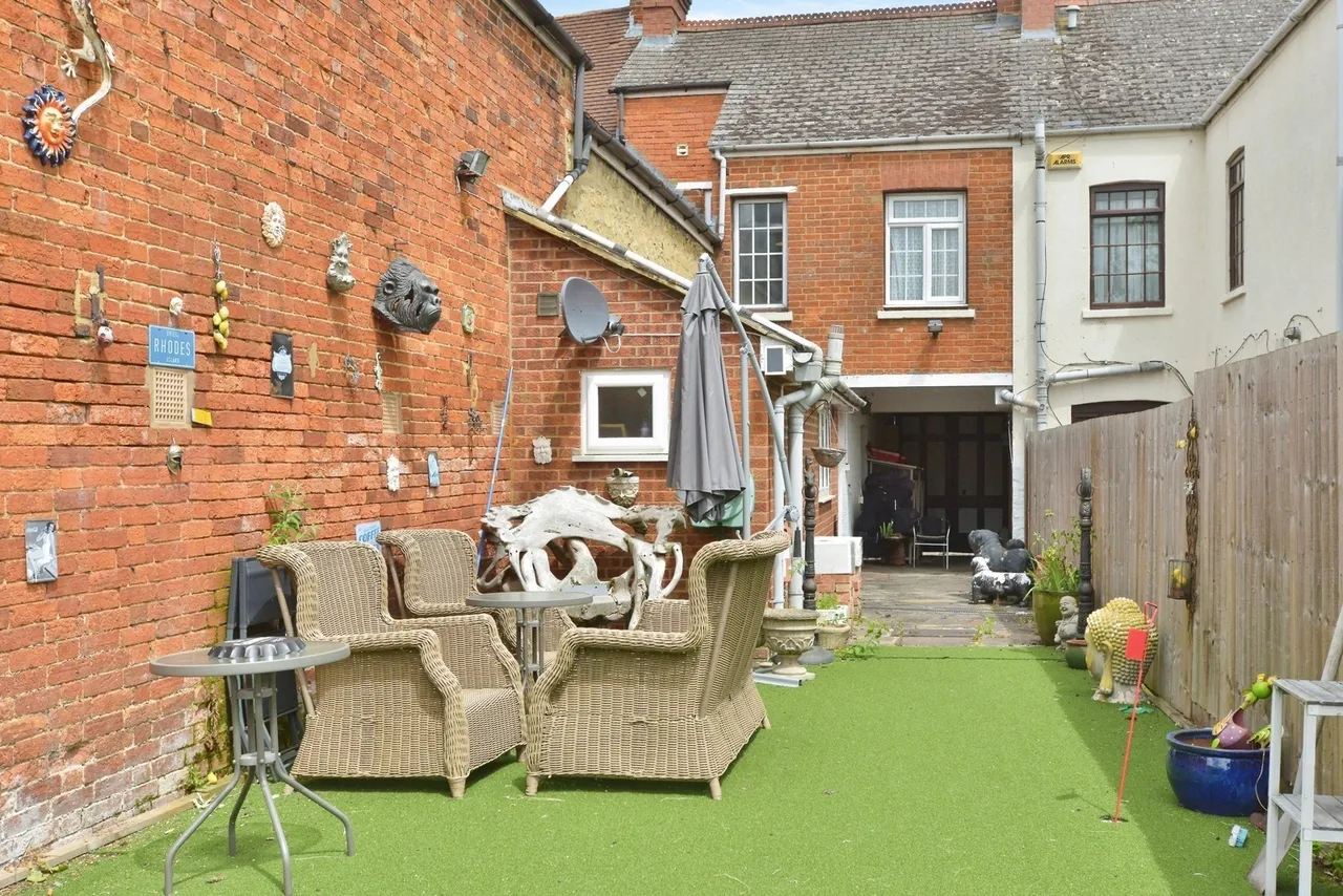 High Street, Stony Stratford, MK11, photo 18