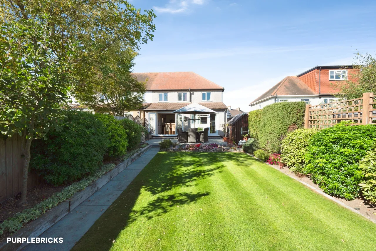 Hemsby Road, Chessington, KT9, photo 37