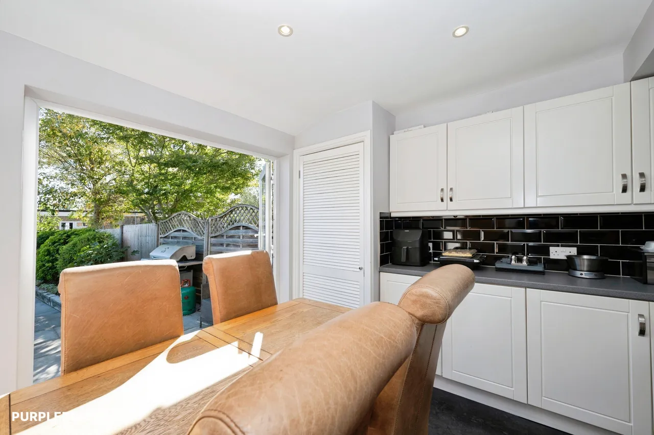 Hemsby Road, Chessington, KT9, photo 10