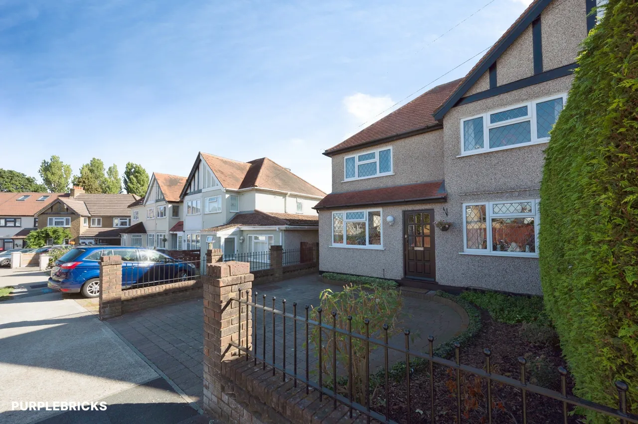 Hemsby Road, Chessington, KT9, photo 39