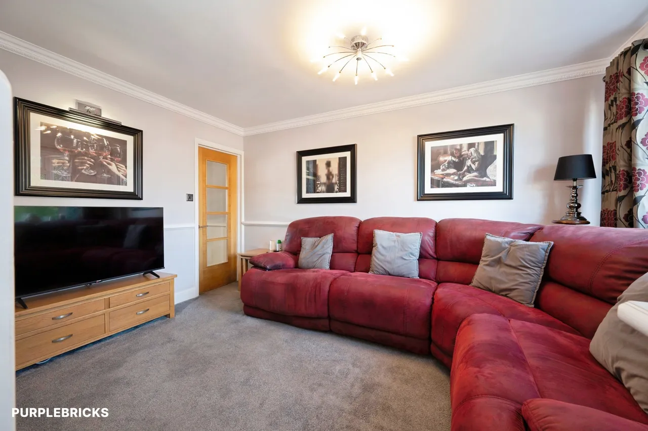 Hemsby Road, Chessington, KT9, photo 7