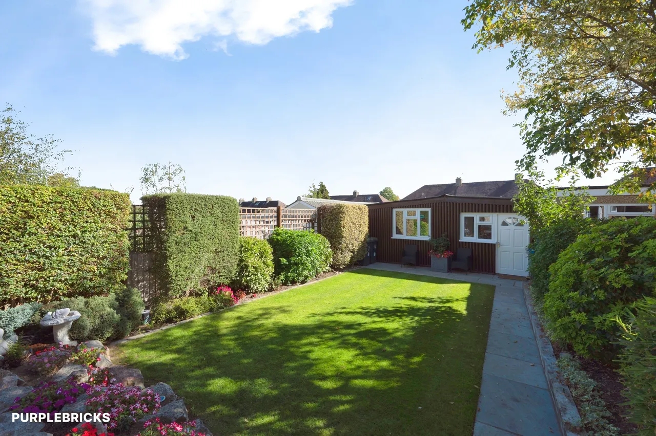 Hemsby Road, Chessington, KT9, photo 35