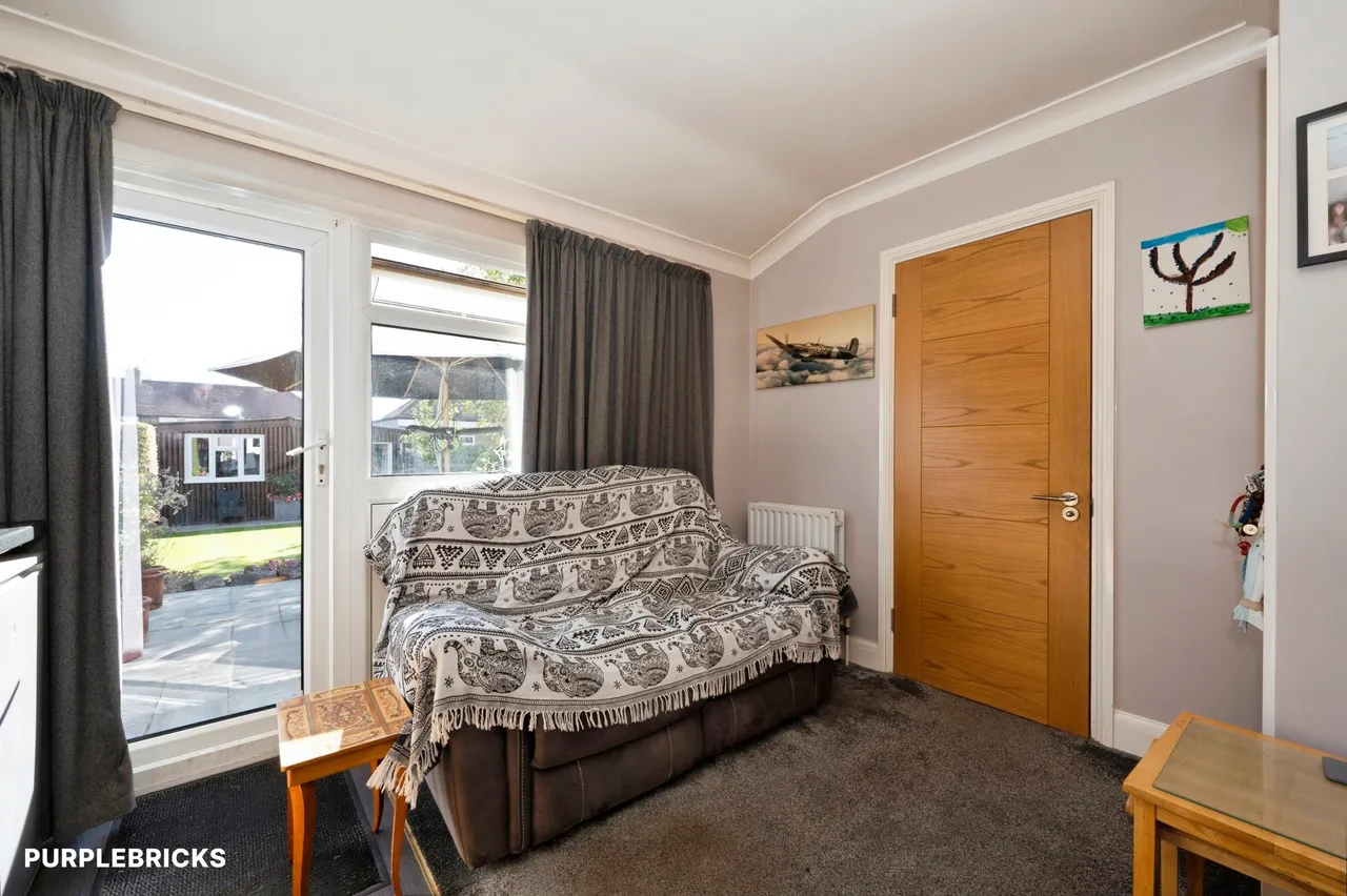 Hemsby Road, Chessington, KT9, photo 14