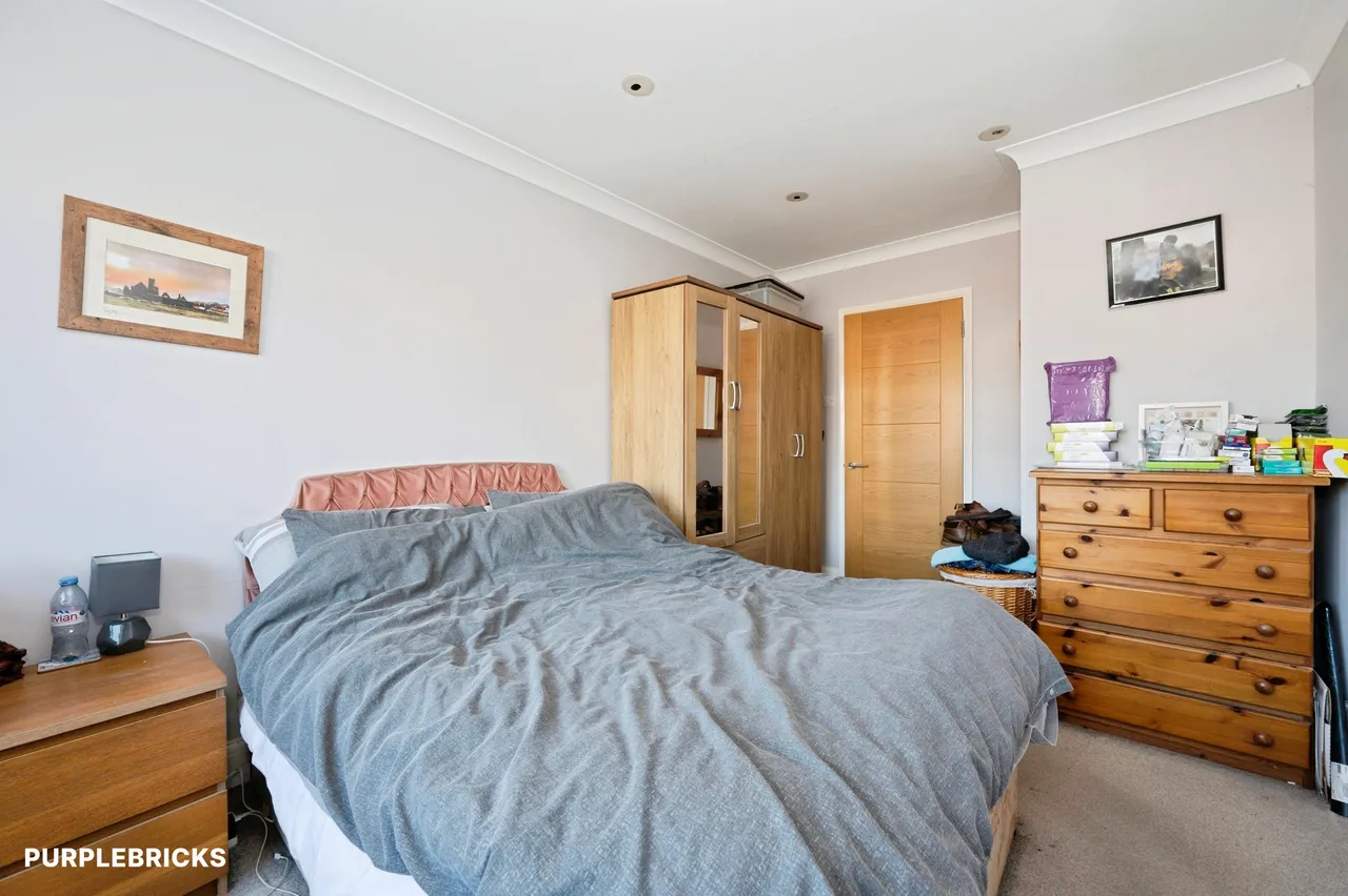 Hemsby Road, Chessington, KT9, photo 17