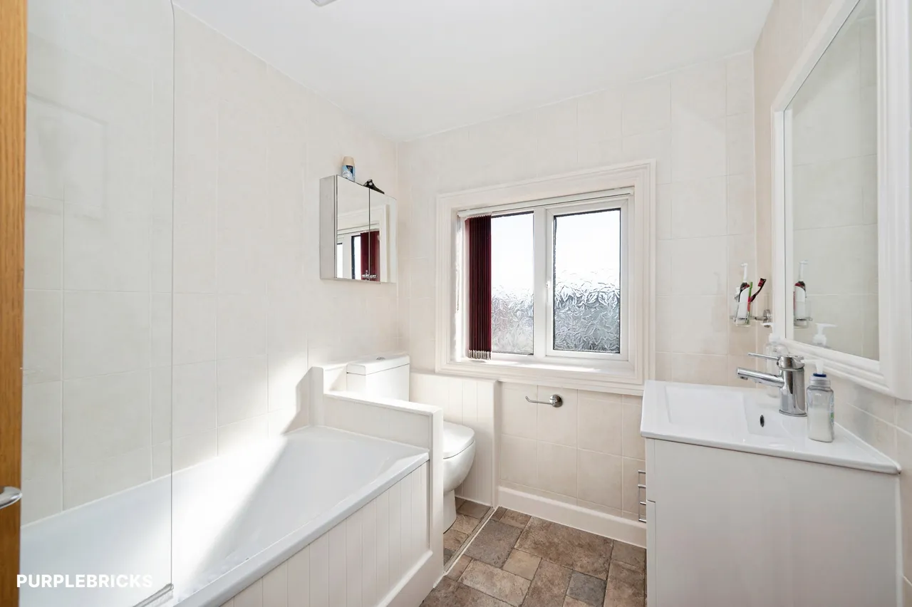 Hemsby Road, Chessington, KT9, photo 40