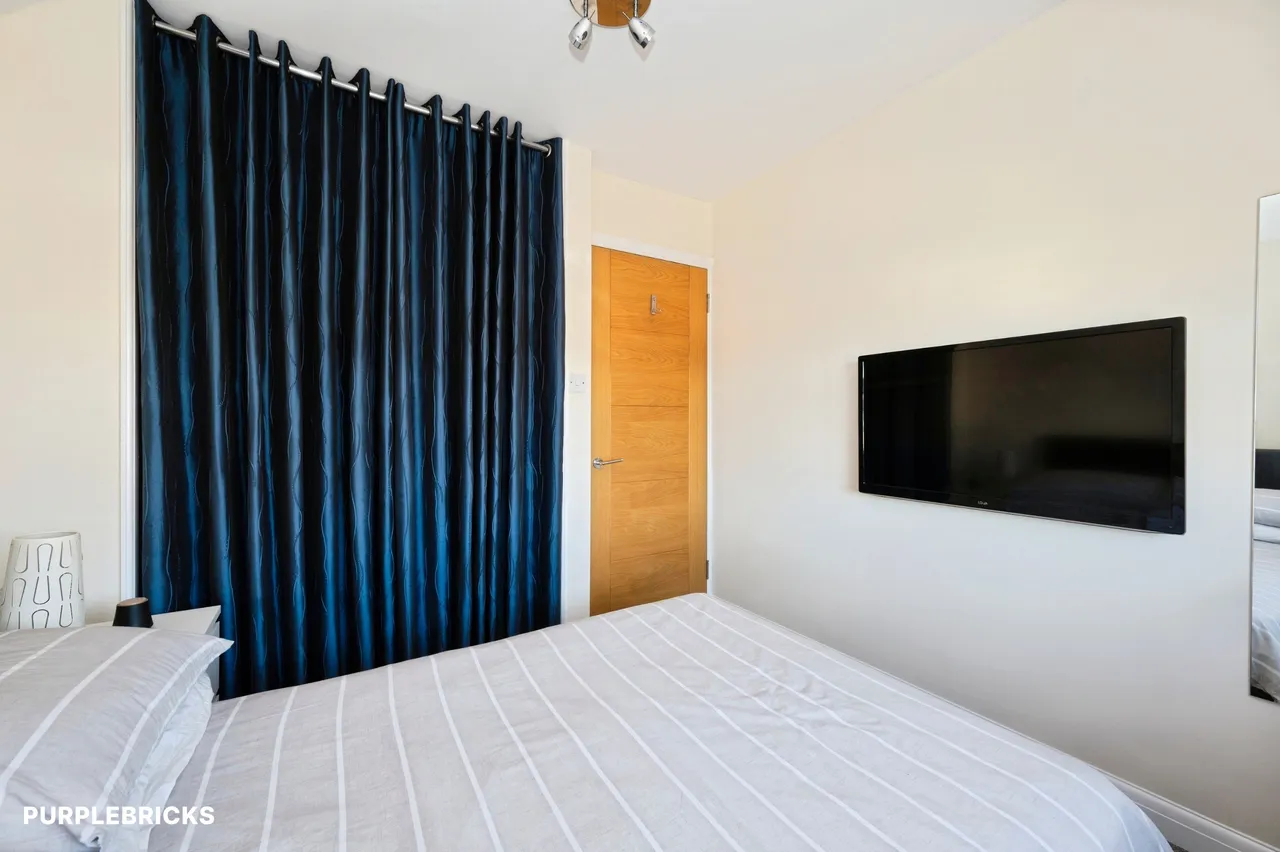 Hemsby Road, Chessington, KT9, photo 24
