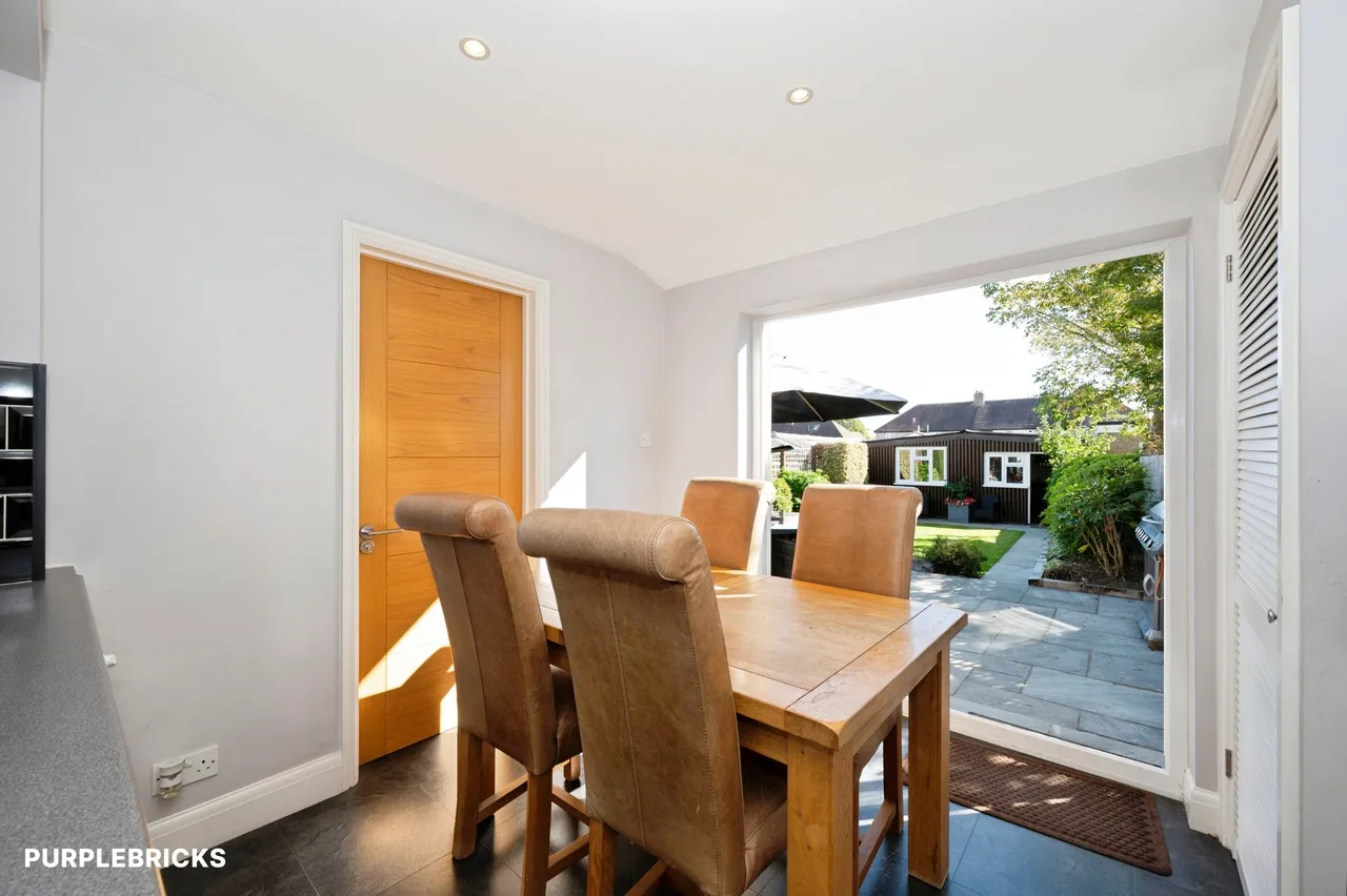Hemsby Road, Chessington, KT9, photo 12
