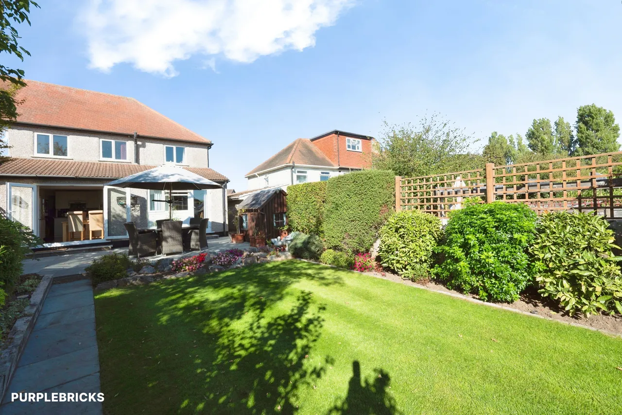 Hemsby Road, Chessington, KT9, photo 36