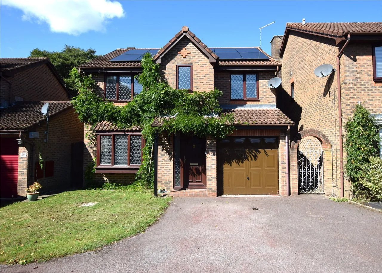 4 bed house for sale — The Copse, Farnborough, Hampshire, GU14 0QD