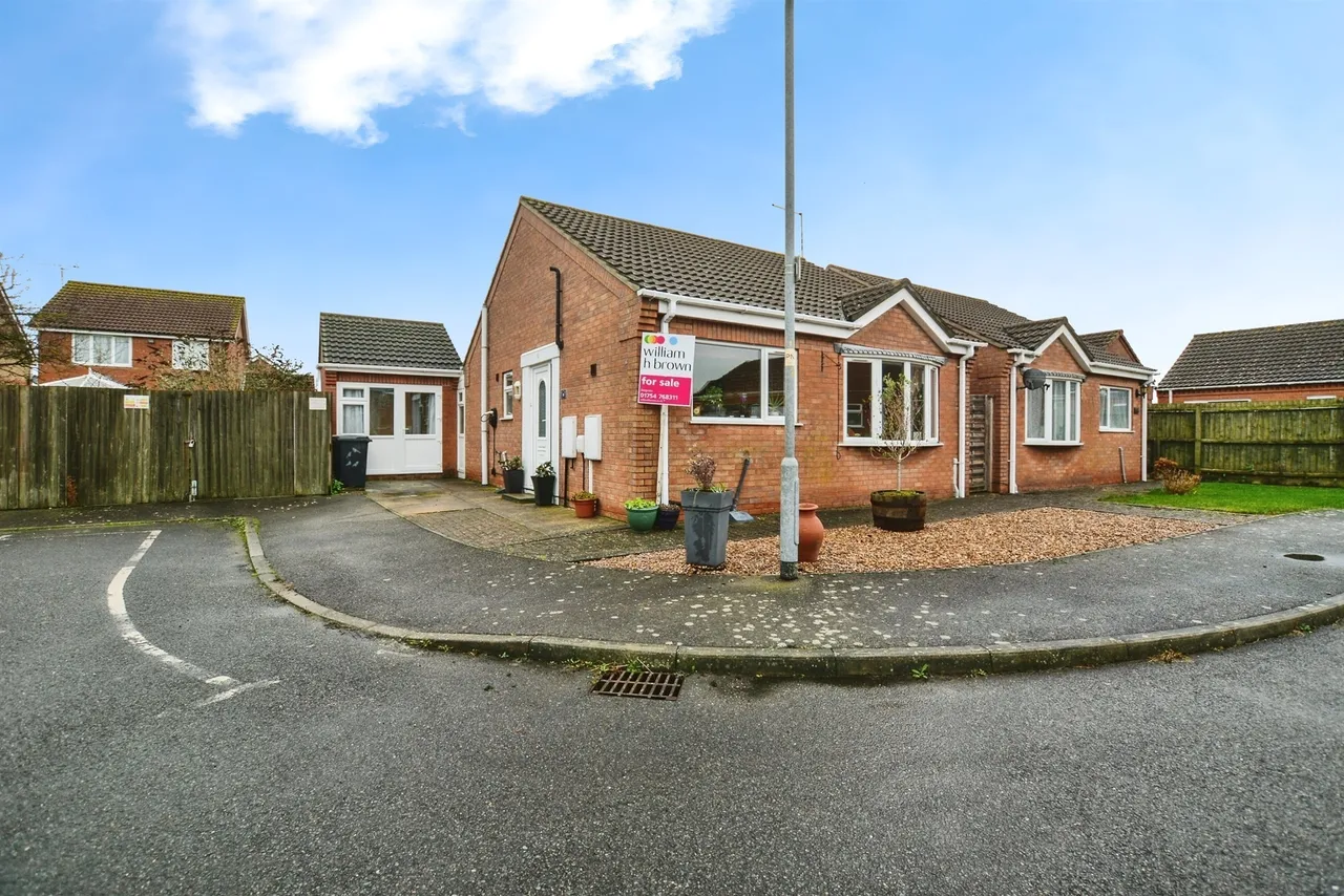 2 bed house for sale, Kime Court, Skegness, PE25