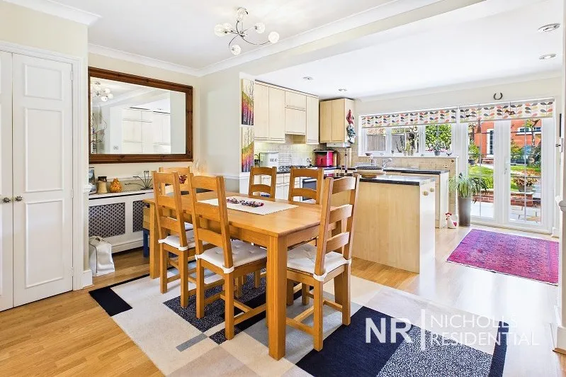 Hartfield Road, Chessington, KT9, photo 4