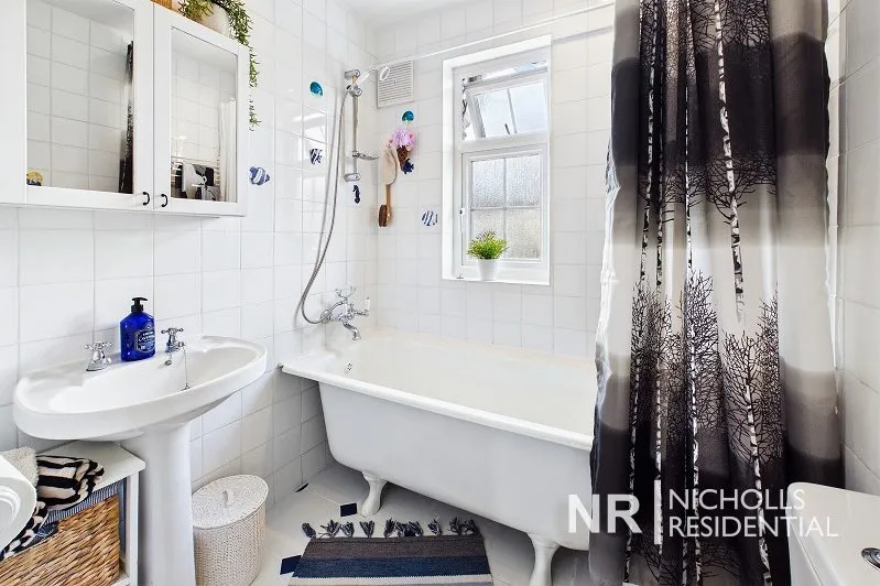 Hartfield Road, Chessington, KT9, photo 10